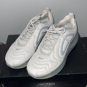 WOMENS Nike air max 720